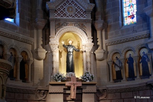 Imagen de San Francisco de Javier en el interior de la Basílica de Javier
